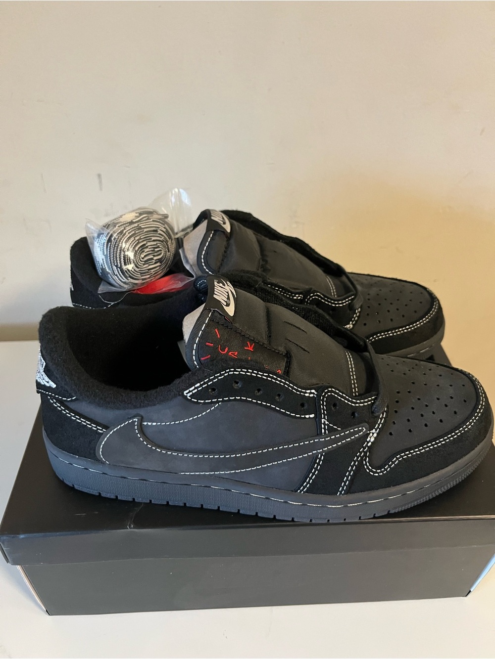 Travis Scott x Air Jordan 1 Low Black Phantom Men’s - Picture 2 of 6